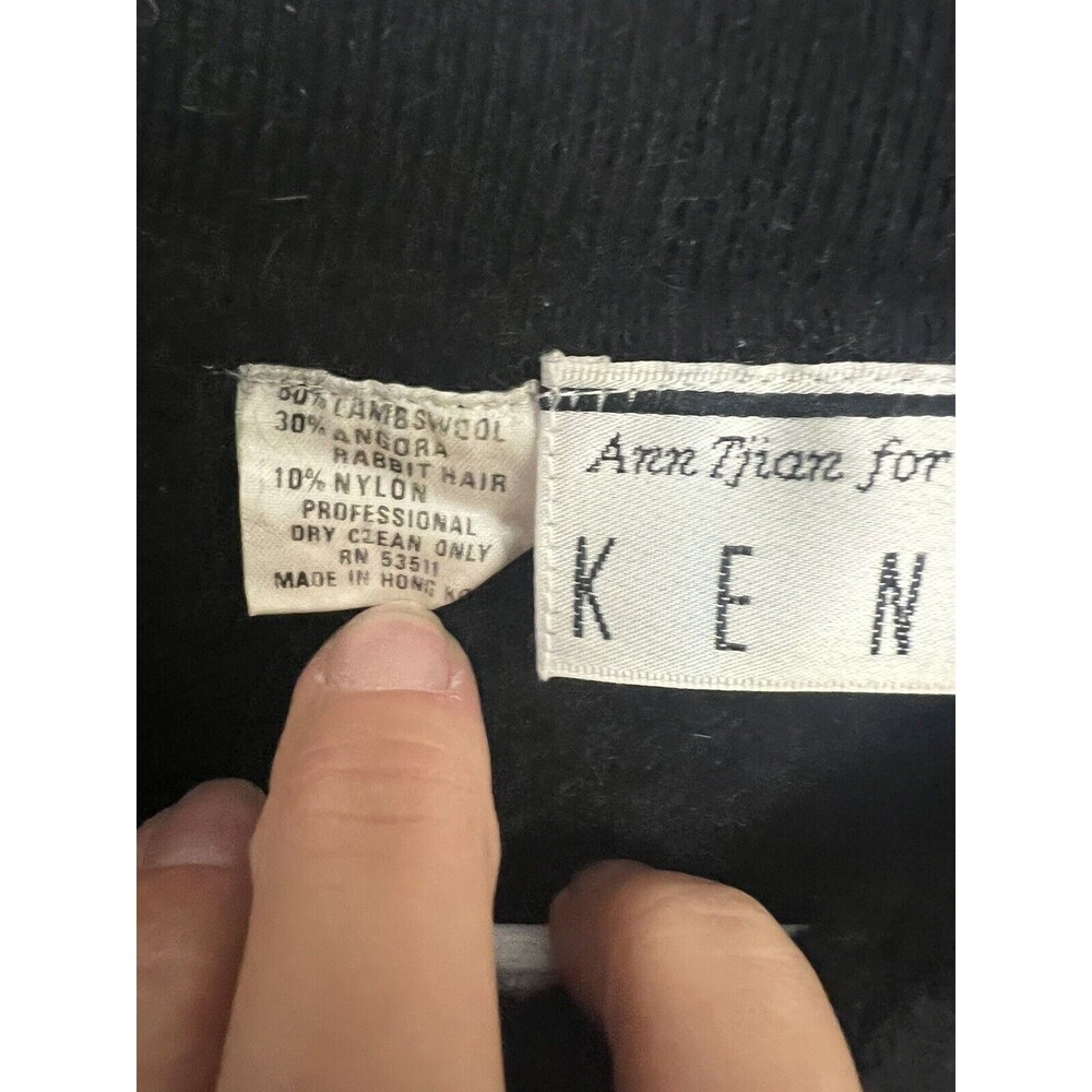 Ann Tjian for Kenar Women’s Lambswool Sweater Sz Medium Black 4 Button - Picture 7 of 7